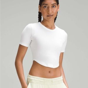 Lululemon Hold Tight Cropped T-Shirt
White size 8